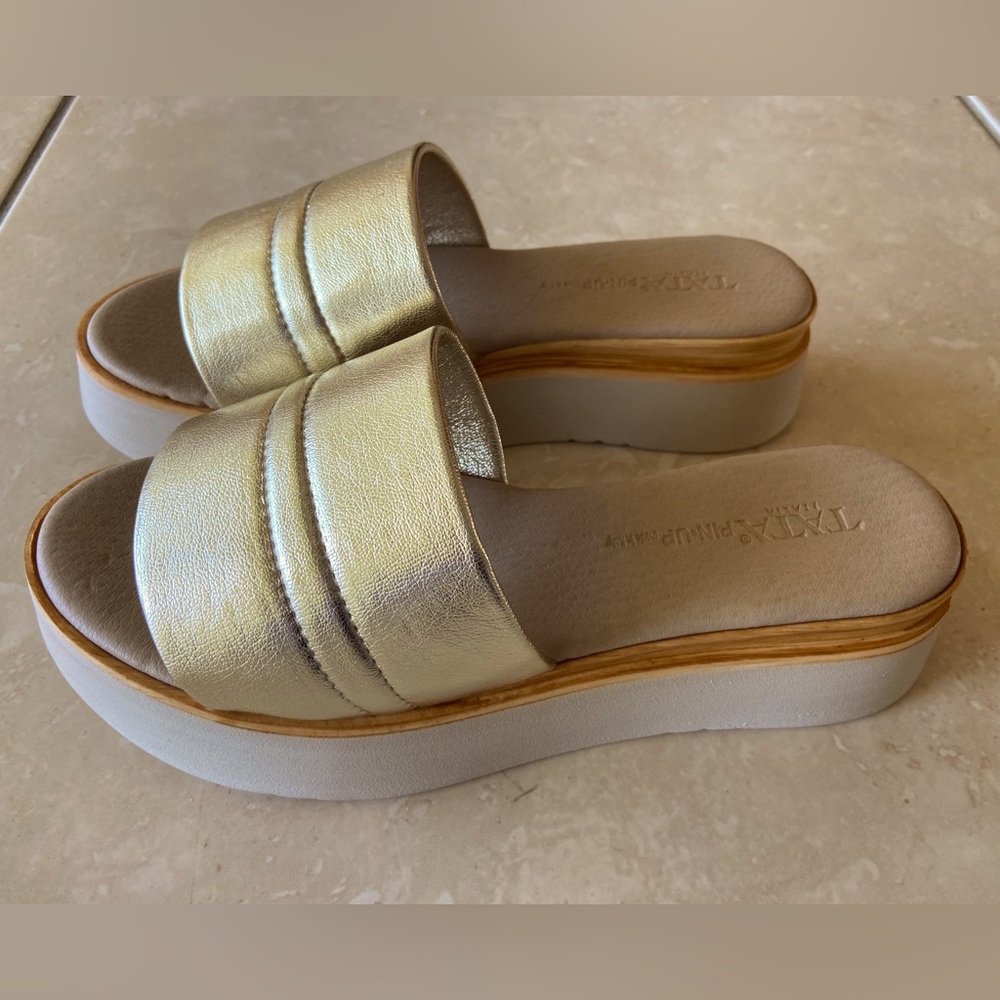New! Gold metallic slides from ITALY, Sardegna 🇮🇹! 39
